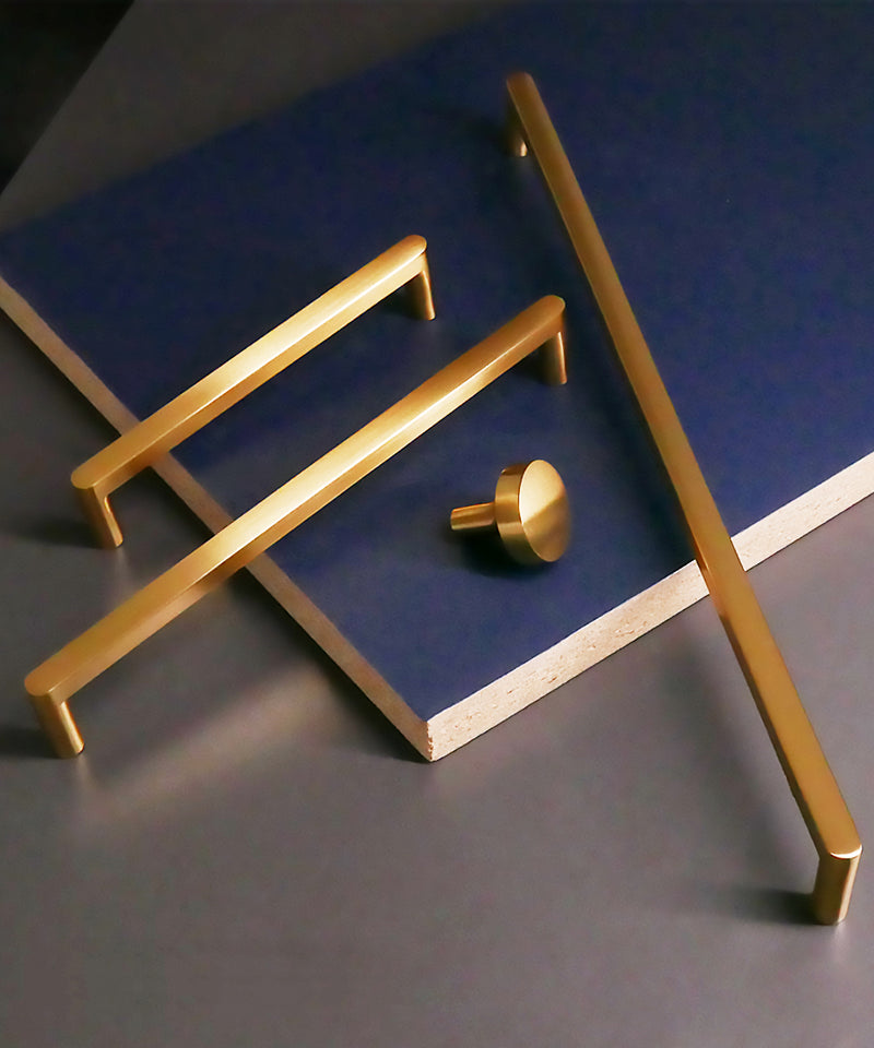 Pomelli Designs Cliffside Cabinet Handle and knob in Brushed Brass Gold