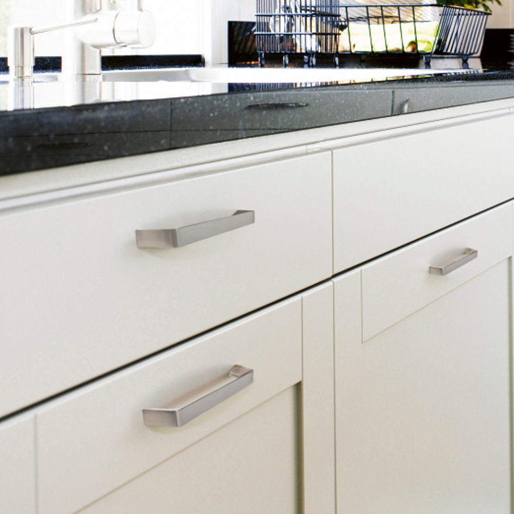 PLAKA | Cabinet Handle and Pull